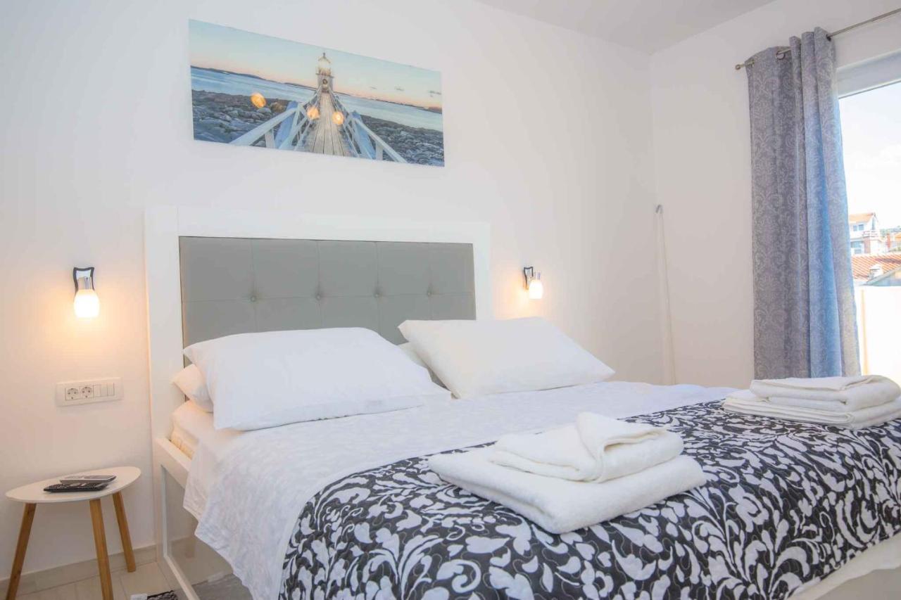 Apartments In Rogoznica 40364 Bagian luar foto