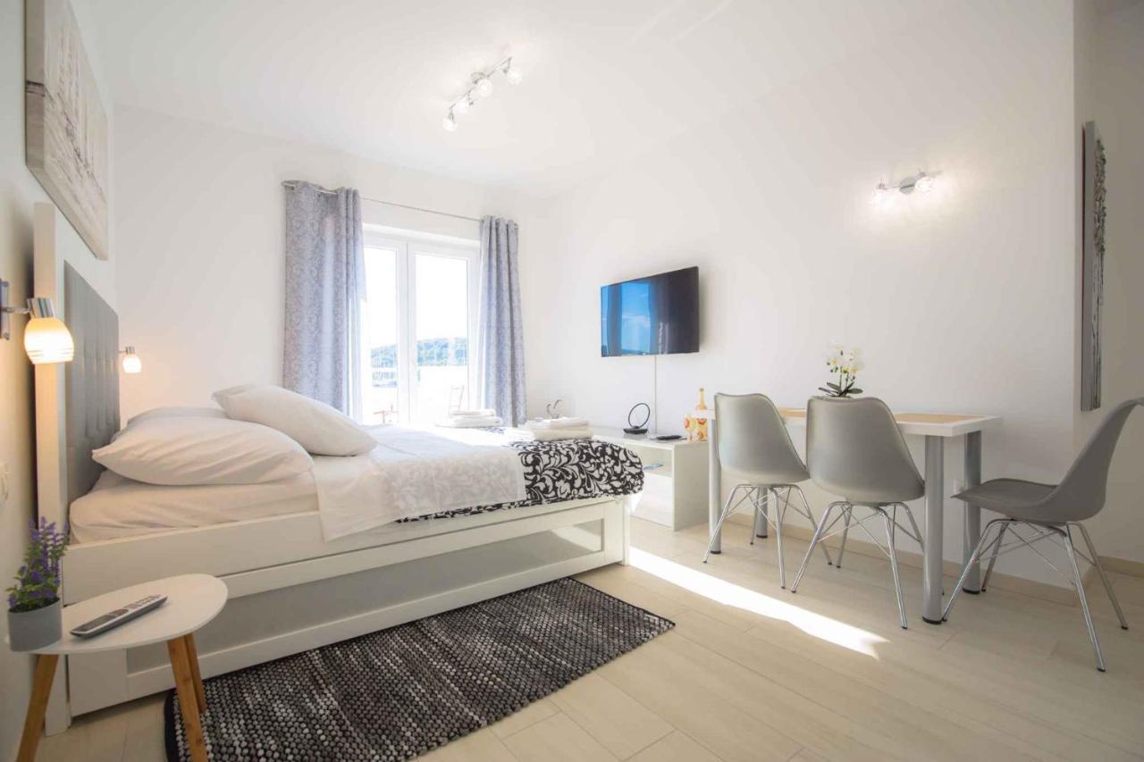 Apartments In Rogoznica 40364 Bagian luar foto
