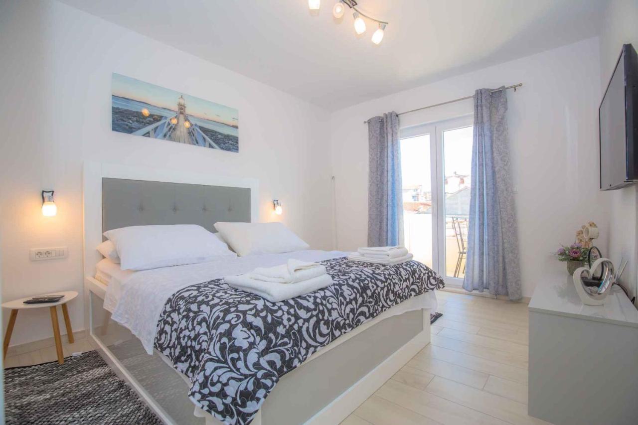 Apartments In Rogoznica 40364 Bagian luar foto