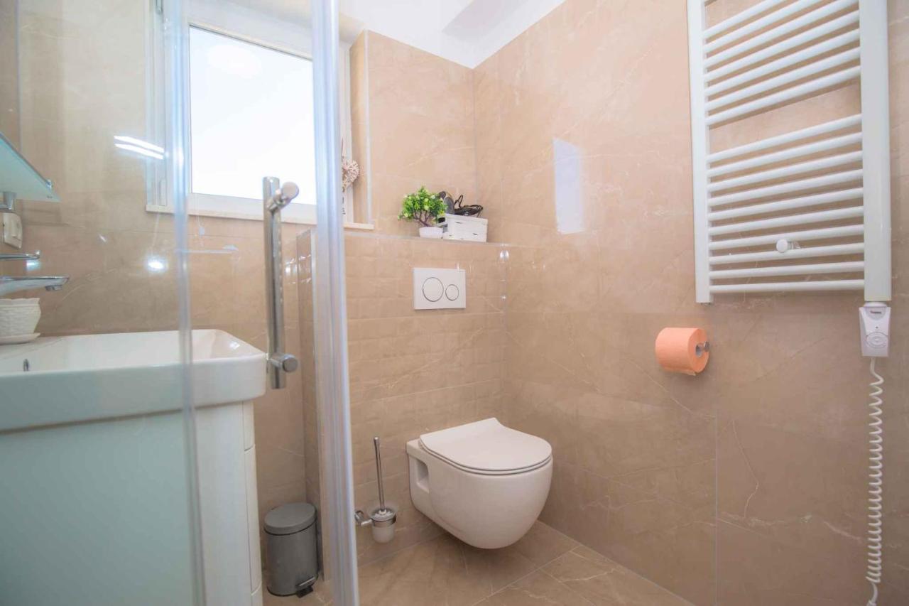 Apartments In Rogoznica 40364 Bagian luar foto