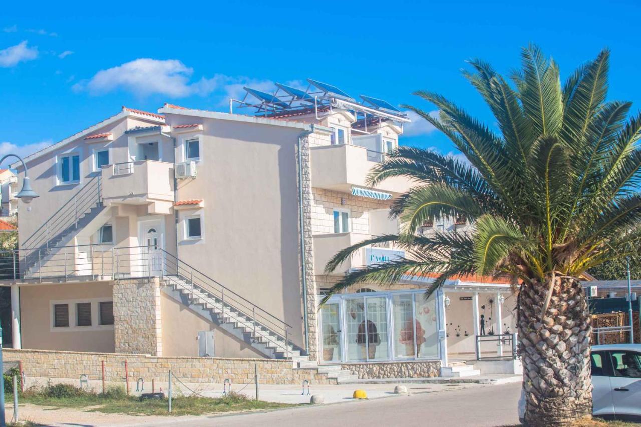 Apartments In Rogoznica 40364 Bagian luar foto